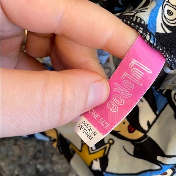 OS NWOT LuLaRoe Leggings Disney EE61 4921 - Picture 3 of 3